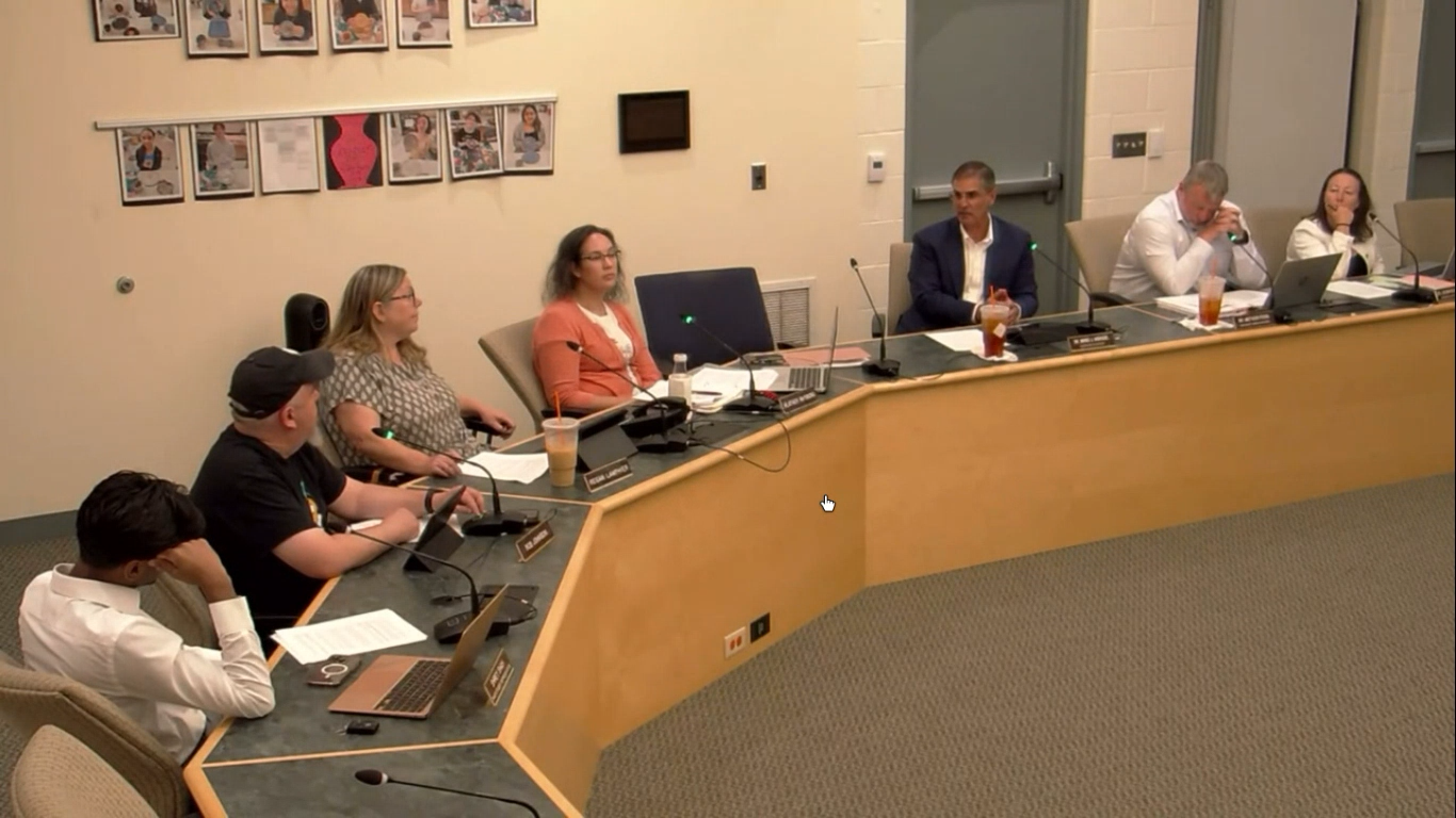 Nashua school board policy committee drafts 'bell to bell' cell phone ...