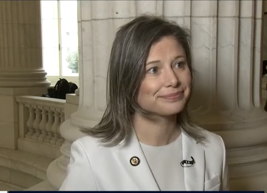 Maggie Goodlander leads bipartisan push to withhold Congressional pay ...